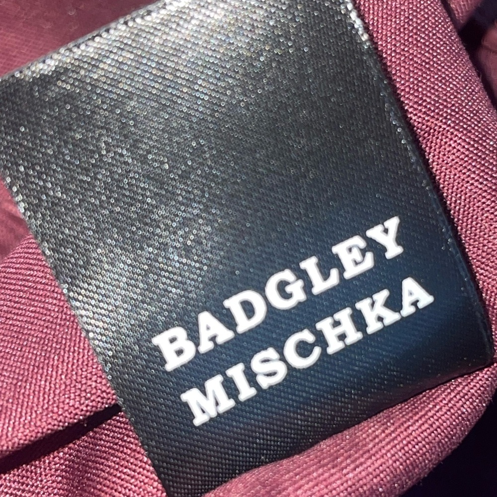 NWT-Badgley Mischka crossbody bag in Plumb. Letter lock, vegan leather - Picture 12 of 15